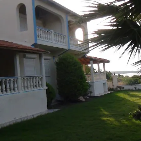 فيلة Seaside